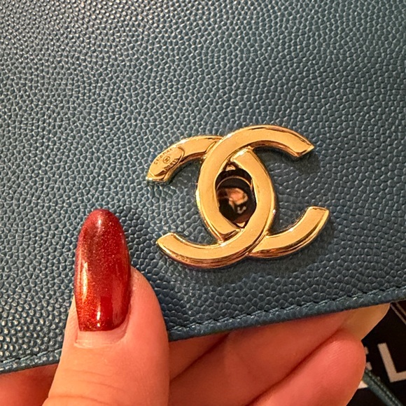 CHANEL Teal Caviar Quilted Small Business Affinity Flap Bag - Picture 6 of 16